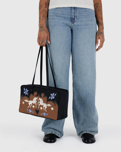 BAGGU Nylon Bowler Bag Western Appliqué Café "Pre-Venta"