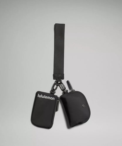 Dual Pouch Wristlet Negro