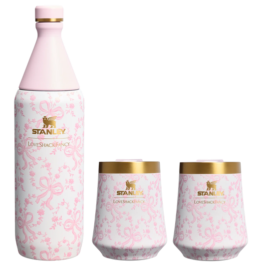 Set 3 piezas LoveShackFancy Holiday Reserve All Day Wine Set en Coquette Bow Chantilly "Pre-Venta"