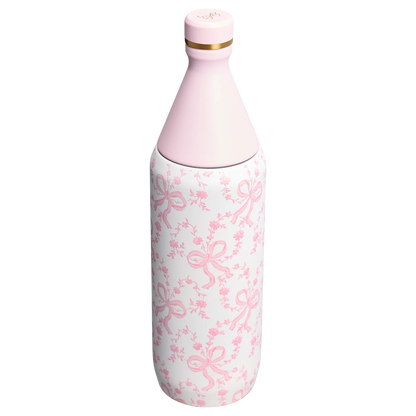Termo 34 oz LoveShackFancy Holiday All Day Slim Bottle en Coquette Bow Chantilly PREVENTA